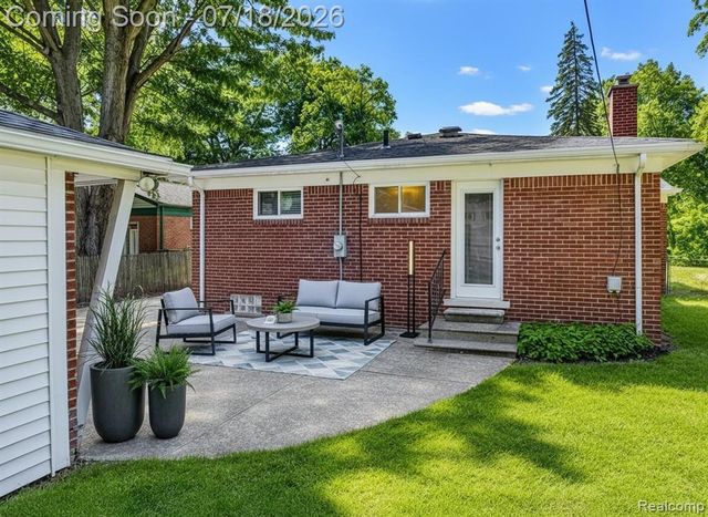3014 Sylvan Drive, Royal Oak, MI 48073