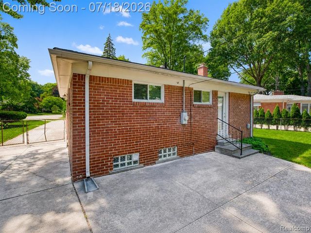 3014 Sylvan Drive, Royal Oak, MI 48073