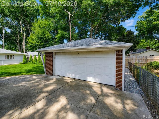 3014 Sylvan Drive, Royal Oak, MI 48073