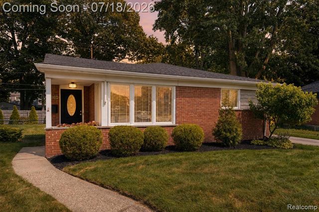 3014 Sylvan Drive, Royal Oak, MI 48073