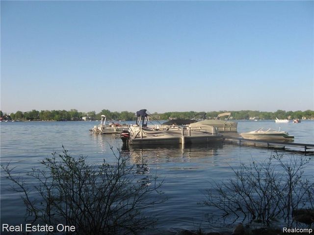 44700 Bayview Drive 49, Novi, MI 48377