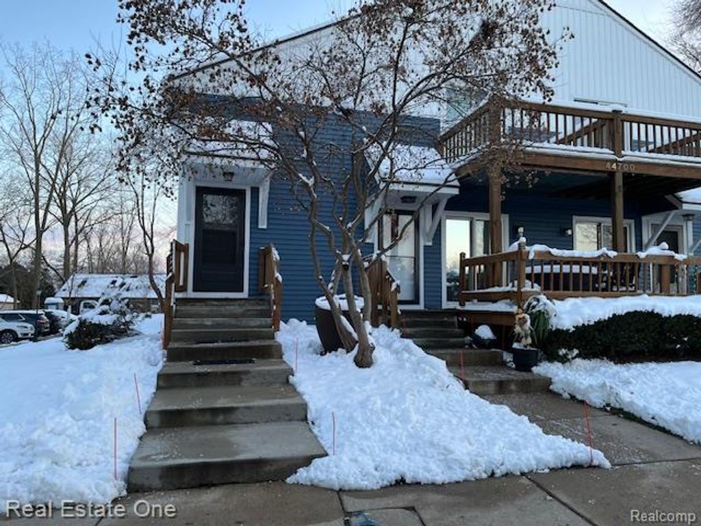 44700 Bayview Drive 49, Novi, MI 48377