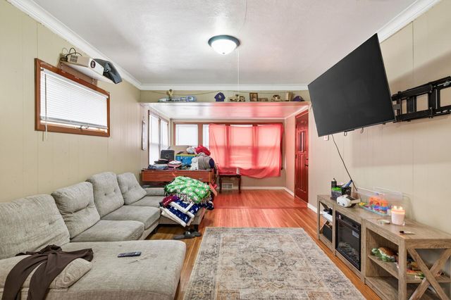 556 Gotzian Street, Saint Paul, MN 55106