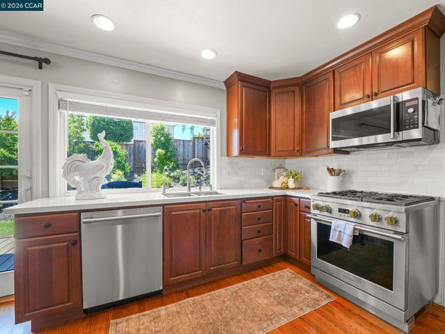 19009 Helton St, Castro Valley, CA 94546