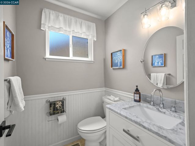 19009 Helton St, Castro Valley, CA 94546