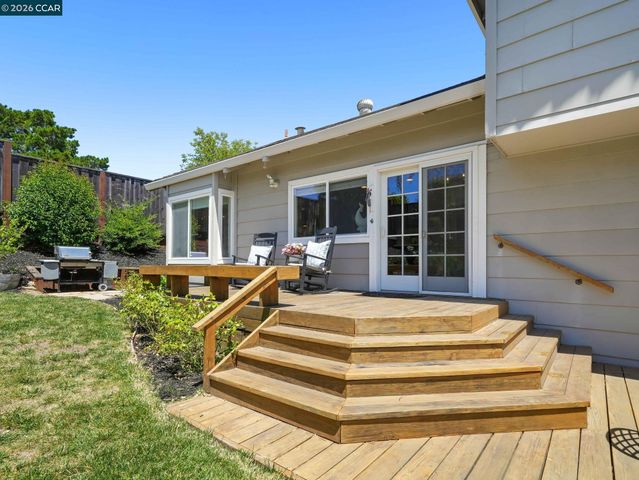 19009 Helton St, Castro Valley, CA 94546