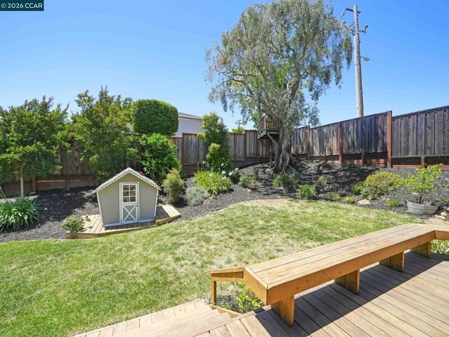 19009 Helton St, Castro Valley, CA 94546
