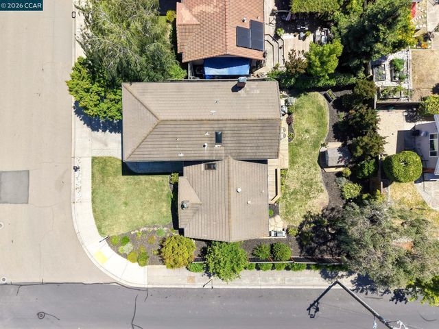 19009 Helton St, Castro Valley, CA 94546