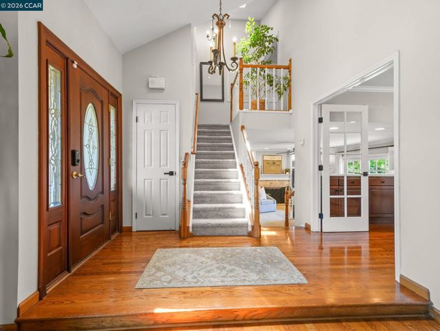 19009 Helton St, Castro Valley, CA 94546