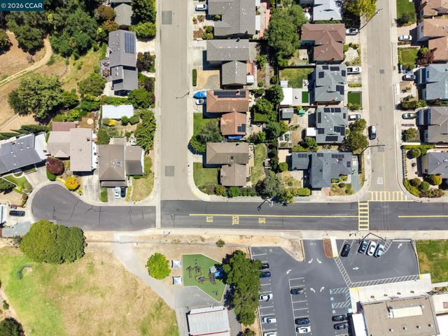 19009 Helton St, Castro Valley, CA 94546