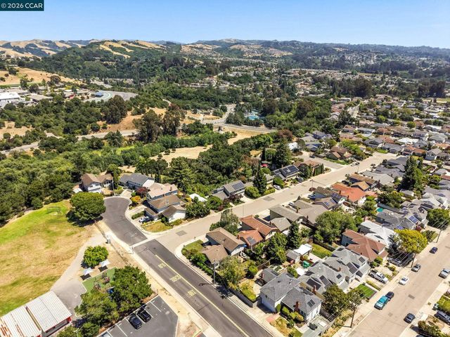 19009 Helton St, Castro Valley, CA 94546
