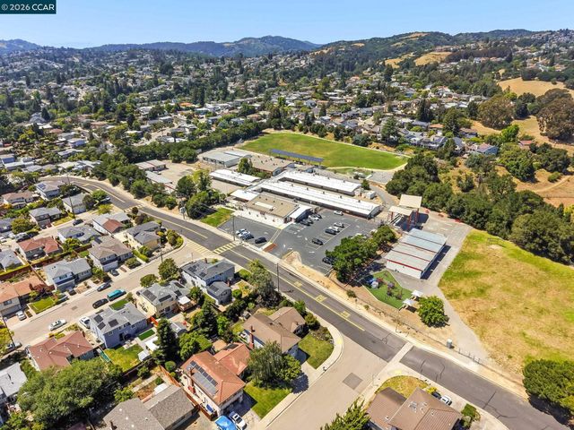 19009 Helton St, Castro Valley, CA 94546