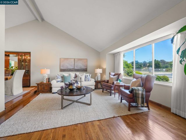 19009 Helton St, Castro Valley, CA 94546