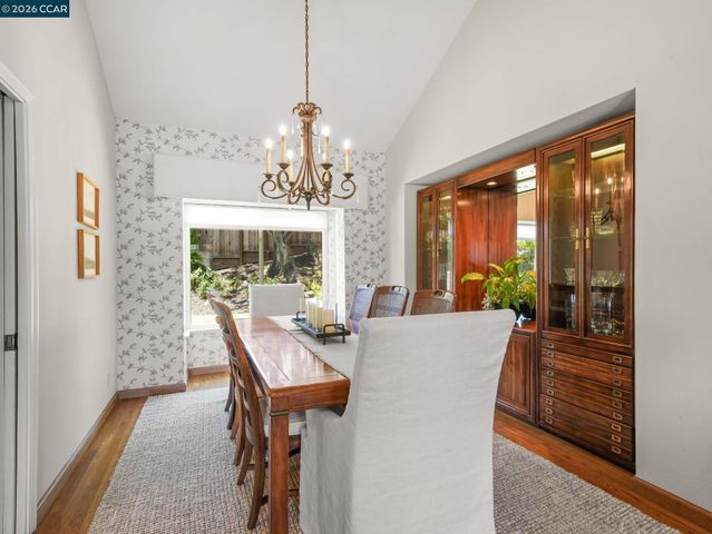 19009 Helton St, Castro Valley, CA 94546