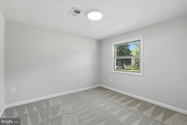 4657 EVANSDALE RD, Woodbridge, VA 22193