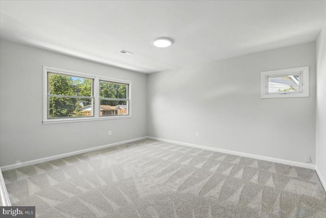 4657 EVANSDALE RD, Woodbridge, VA 22193