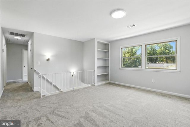 4657 EVANSDALE RD, Woodbridge, VA 22193