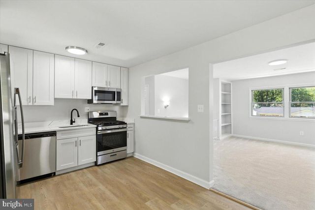 4657 EVANSDALE RD, Woodbridge, VA 22193
