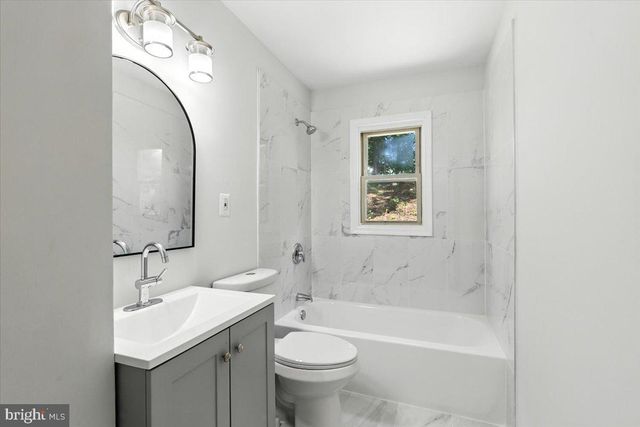 4657 EVANSDALE RD, Woodbridge, VA 22193