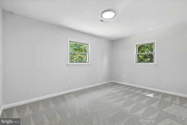 4657 EVANSDALE RD, Woodbridge, VA 22193