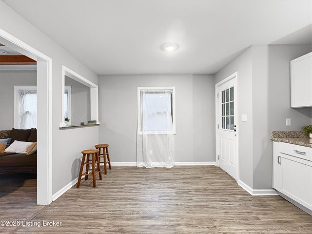 2504 Brownsboro Rd, Louisville, KY 40206