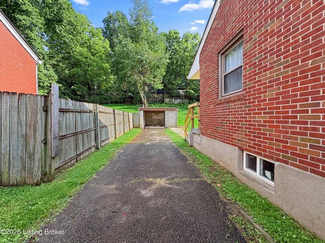 2504 Brownsboro Rd, Louisville, KY 40206