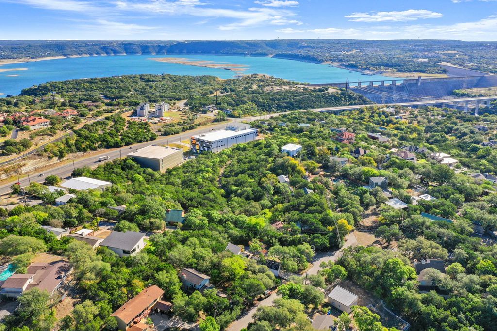 4000 Highland DR, Austin, TX 78734