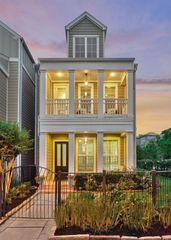 2 Rafters Row, The Woodlands, TX 77380