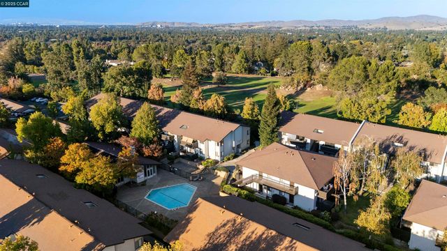 1437 Marchbanks Dr 8, Walnut Creek, CA 94598