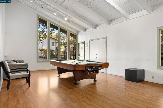 1437 Marchbanks Dr 8, Walnut Creek, CA 94598