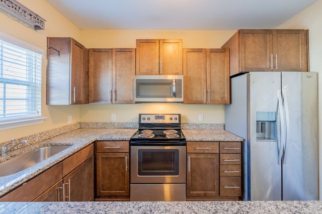 156 Silver St, Tullahoma, TN 37388