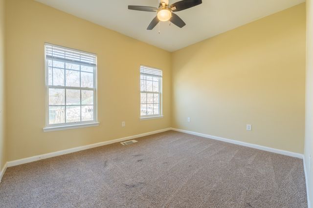 156 Silver St, Tullahoma, TN 37388