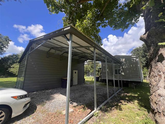 103 S Sherman Avenue, Iowa, LA 70647
