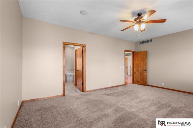 2525 Ridgeline Court, Lincoln, NE 68512