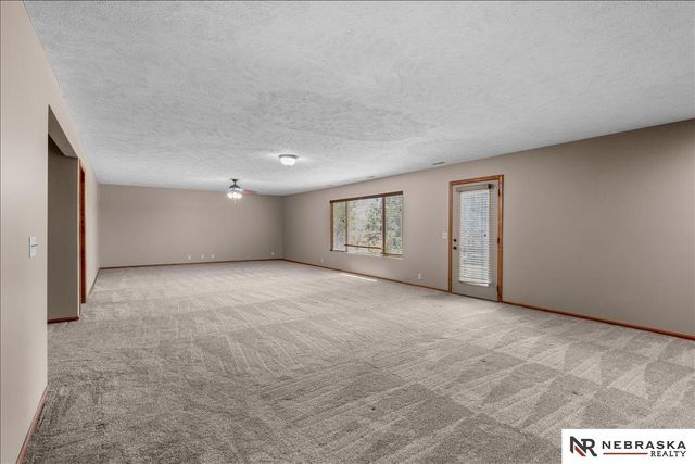 2525 Ridgeline Court, Lincoln, NE 68512