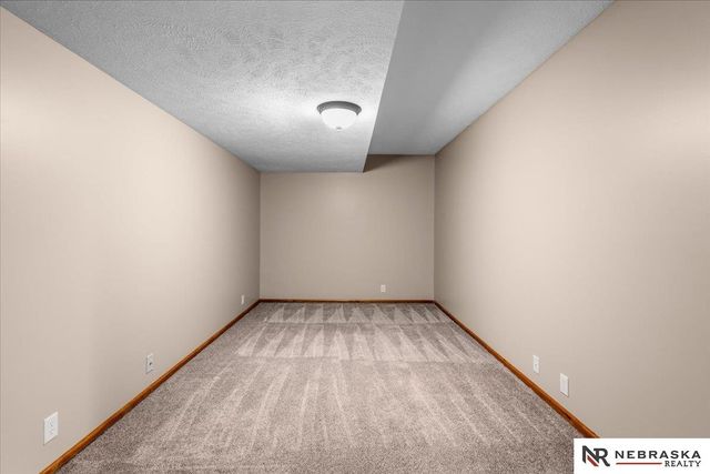 2525 Ridgeline Court, Lincoln, NE 68512