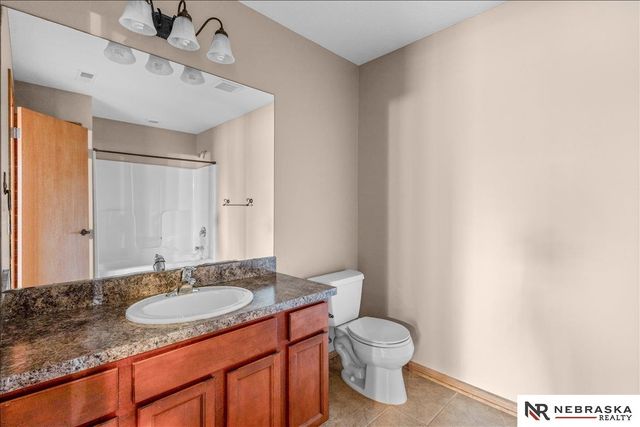 2525 Ridgeline Court, Lincoln, NE 68512