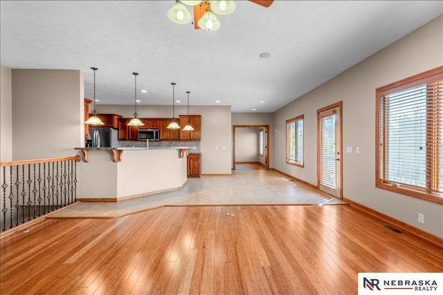 2525 Ridgeline Court, Lincoln, NE 68512