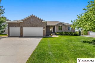 2525 Ridgeline Court, Lincoln, NE 68512