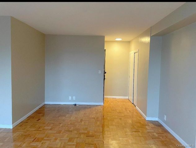 3 Fordham Hill Oval 4h, Bronx, NY 10468