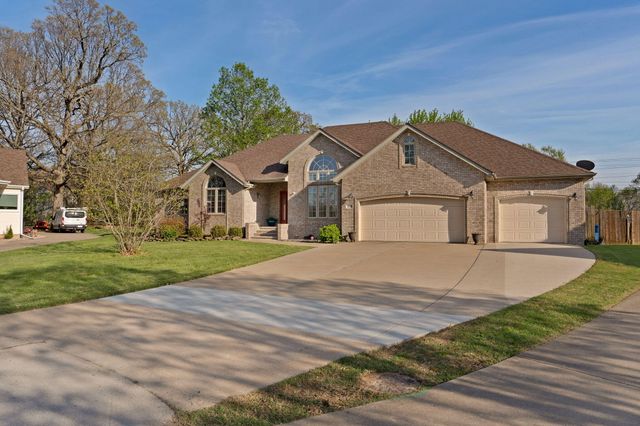 4976 S Eldon Avenue, Springfield, MO 65810