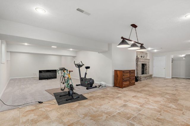 4976 S Eldon Avenue, Springfield, MO 65810