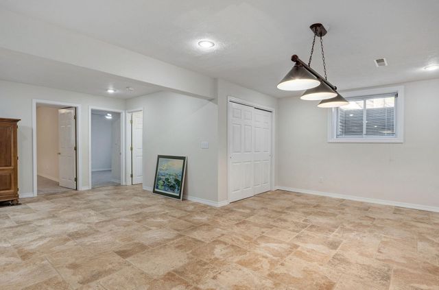 4976 S Eldon Avenue, Springfield, MO 65810