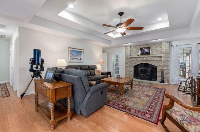 4976 S Eldon Avenue, Springfield, MO 65810
