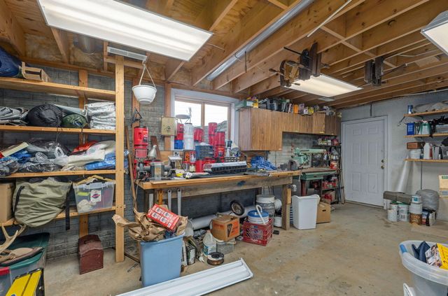 4976 S Eldon Avenue, Springfield, MO 65810