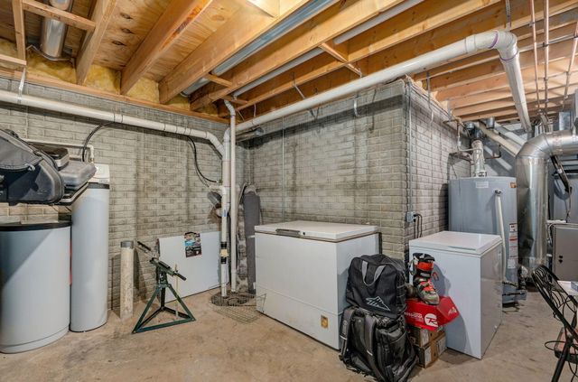 4976 S Eldon Avenue, Springfield, MO 65810