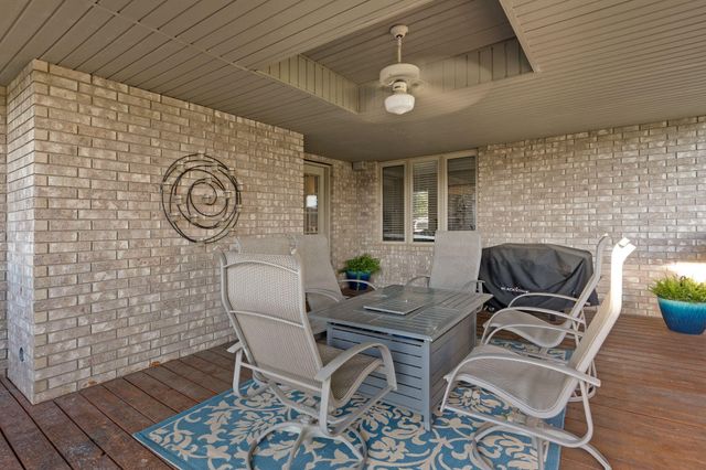 4976 S Eldon Avenue, Springfield, MO 65810