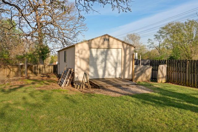 4976 S Eldon Avenue, Springfield, MO 65810