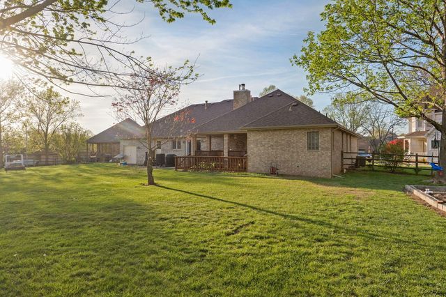 4976 S Eldon Avenue, Springfield, MO 65810