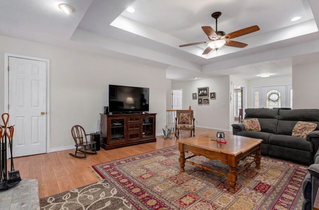 4976 S Eldon Avenue, Springfield, MO 65810